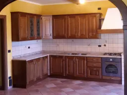 cucina tradizionale legno scuro